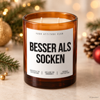 BESSER ALS SOCKEN – Weihnachtskerze | Lustiges Weihnachtsgeschenk | Geschenk für Familie, Freunde, Kollegen & Nachbarn | Wichtelgeschenk Weihnachten