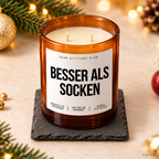 BESSER ALS SOCKEN – Weihnachtskerze Naturgras Etikett | Weihnachtsgeschenk | Geschenk für Familie, Freunde & Kollegen | Geschenkidee Weihnachten