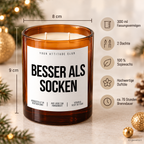 BESSER ALS SOCKEN – Weihnachtskerze Naturgras Etikett | Weihnachtsgeschenk | Geschenk für Familie, Freunde & Kollegen | Geschenkidee Weihnachten