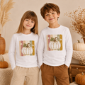 Weißer Kürbis mit Sternen Kinder Longsleeve – Herbst Langarmshirt mit Pumpkin Motiv, Herbst Shirt für Mädchen & Jungen
