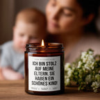 Ich bin stolz auf meine Eltern. Sie haben ein schönes Kind! | die perfekte Kerze für selbstironische Muttertagsgeschenke