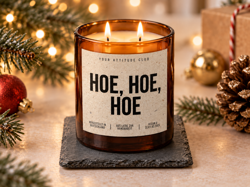 HOE, HOE, HOE – Weihnachtskerze Naturgras Etikett | Weihnachtsgeschenk | lustige Geschenkidee für Freunde, Kolleg:innen & Familie