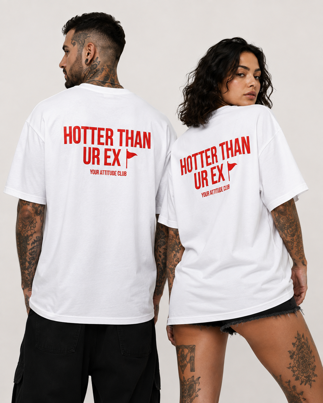 HOTTER THAN UR EX – schwarzes Unisex Oversize Shirt mit weißem Backprint, freches Statement T-Shirt, lustiger Spruch, Dating Humor, Streetwear Geschenk
