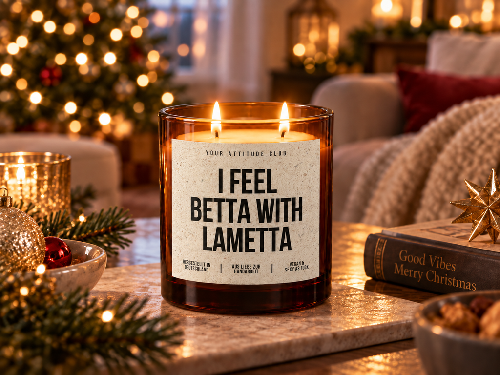 I FEEL BETTA WITH LAMETTA – Weihnachtskerze | Weihnachtsgeschenk | lustige Geschenkidee für Freunde, Kolleg:innen & Familie | Wichtelgeschenk