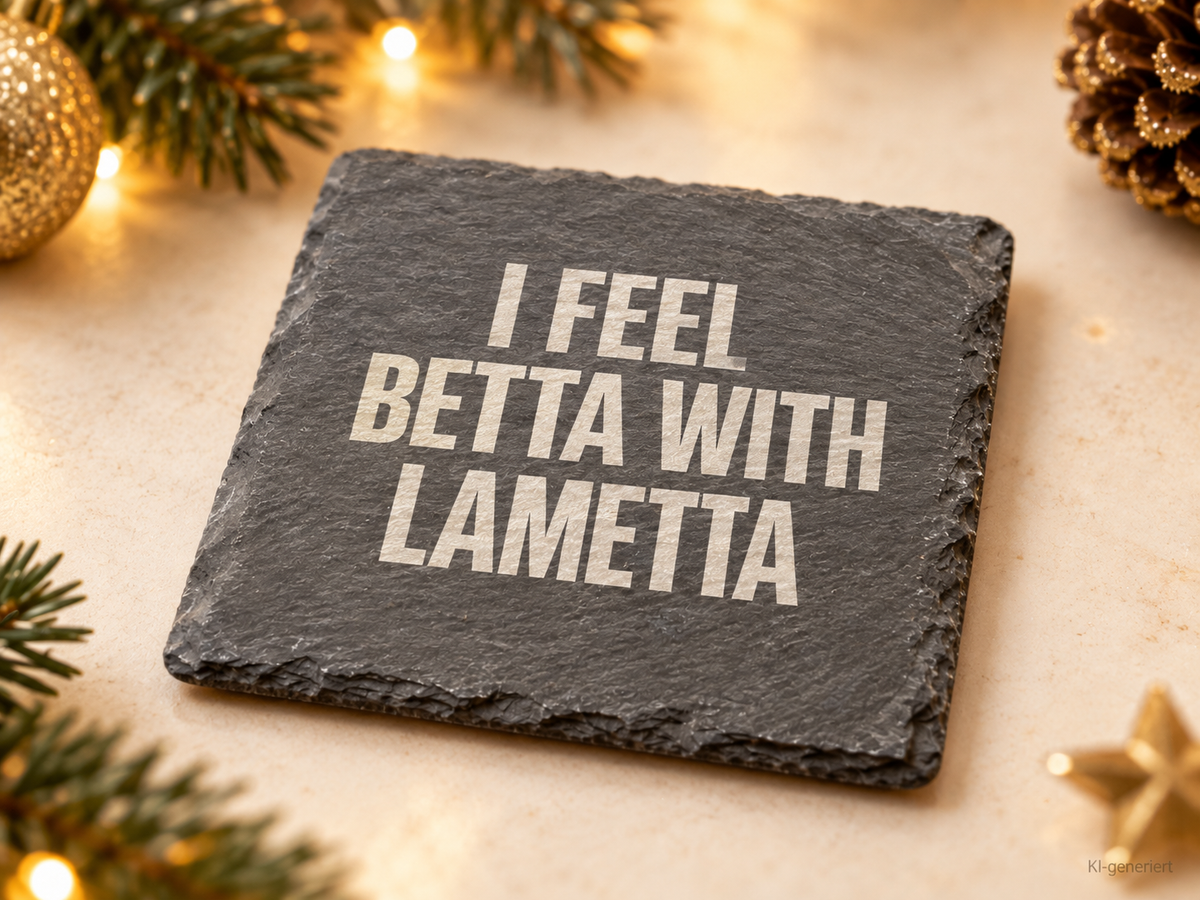 I FEEL BETTA WITH LAMETTA – Weihnachtskerze Naturgras Etikett | Weihnachtsgeschenk | lustige Geschenkidee für Freunde, Kolleg:innen & Familie
