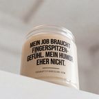 MEIN JOB BRAUCHT FINGERSPITZEN-GEFÜHL. MEIN HUMOR EHER NICHT. | Kerze MFA, Geschenk Medizinische Fachangestellte, Arztpraxis, Praxisteam