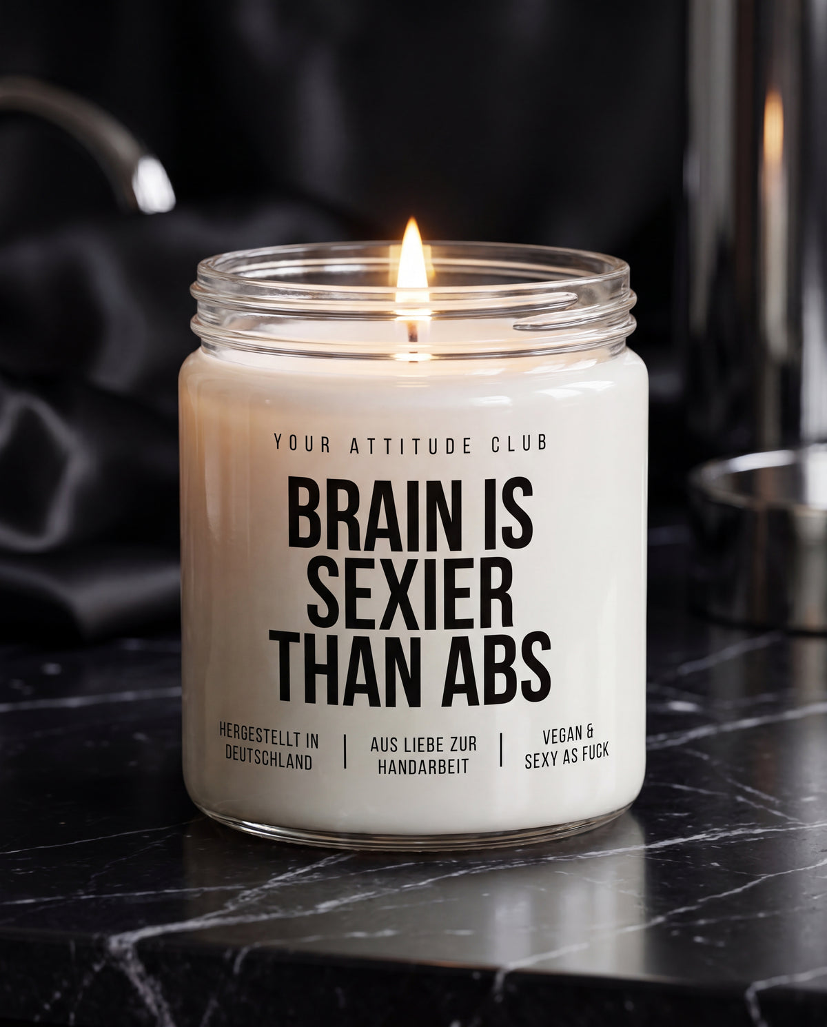 Brain Is Sexier Than Abs | Freche Kerze, Geschenk für Nerds, intelligente Duftkerze, vegan, Sojawachs, handgemacht, Attitude Geschenk