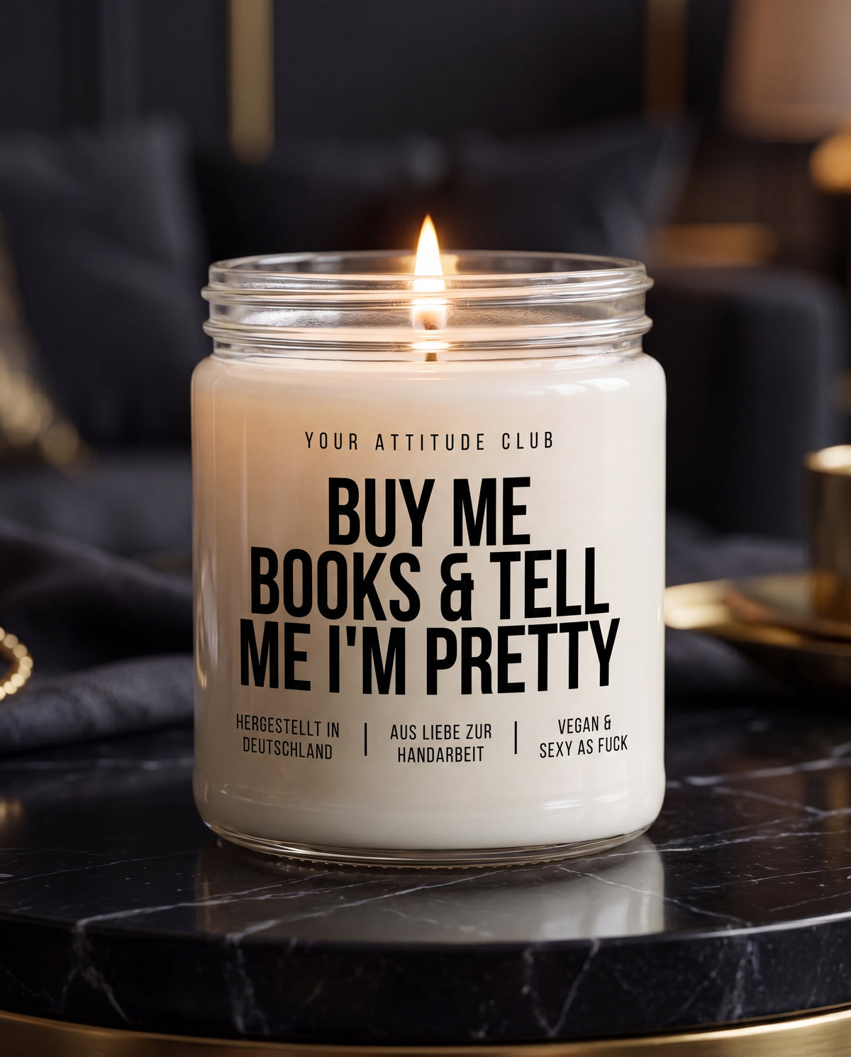 Buy Me Books & Tell Me I'm Pretty | Buchkerze Geschenk für Booklover, handgemachte Sojawachs Kerze, vegan, Baumwoll Docht, Dark Humor