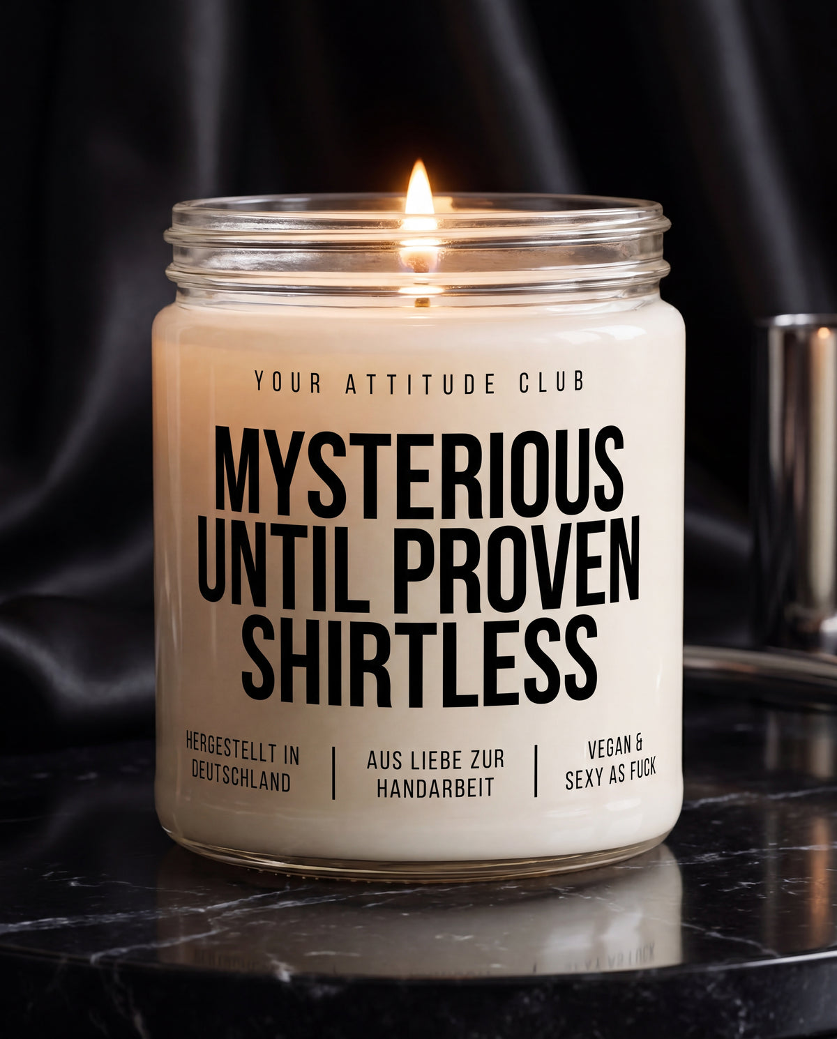 Mysterious Until Proven Shirtless | Kinky Kerze, sexy Geschenk, freches Geschenk für Erwachsene, Dark Humor, vegan, handgemacht