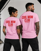 COOL MOM CLUB – Weißes Unisex T-Shirt mit rotem Backprint | Regular Fit Mama Shirt | Cool Mom Shirt | Geschenk für Mama & Muttertag