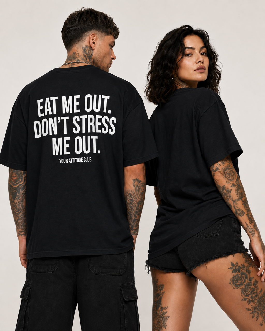 EAT ME OUT. DON’T STRESS ME OUT. – weißes Unisex Oversize Shirt mit rotem Backprint, freches Statement T-Shirt, Adult Humor, Streetwear Geschenk