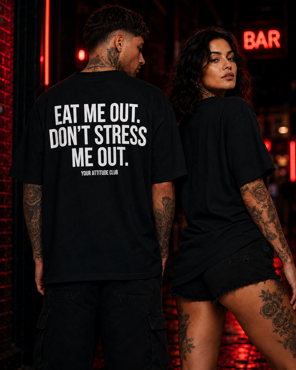 EAT ME OUT. DON’T STRESS ME OUT. – weißes Unisex Oversize Shirt mit rotem Backprint, freches Statement T-Shirt, Adult Humor, Streetwear Geschenk