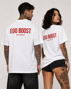 EGO BOOST – weißes Unisex Oversize Shirt mit rotem Backprint, freches Statement T-Shirt, selbstbewusster Spruch, Streetwear Geschenk