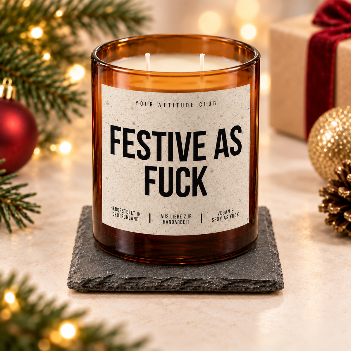 FESTIVE AS FUCK – Weihnachtskerze | Lustiges Weihnachtsgeschenk | Geschenk für Freunde, Kolleg:innen & Familie | Wichtelgeschenk Weihnachten