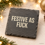 FESTIVE AS FUCK – Weihnachtskerze Naturgras Etikett | lustiges Weihnachtsgeschenk | Geschenk für Freunde, Kolleginnen & Familie | Geschenkidee Weihnachten