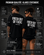 FRESH OUT OF FUCKS – weißes Unisex Oversize Shirt mit rotem Backprint, freches Statement T-Shirt, schwarzer Humor, Streetwear Geschenk