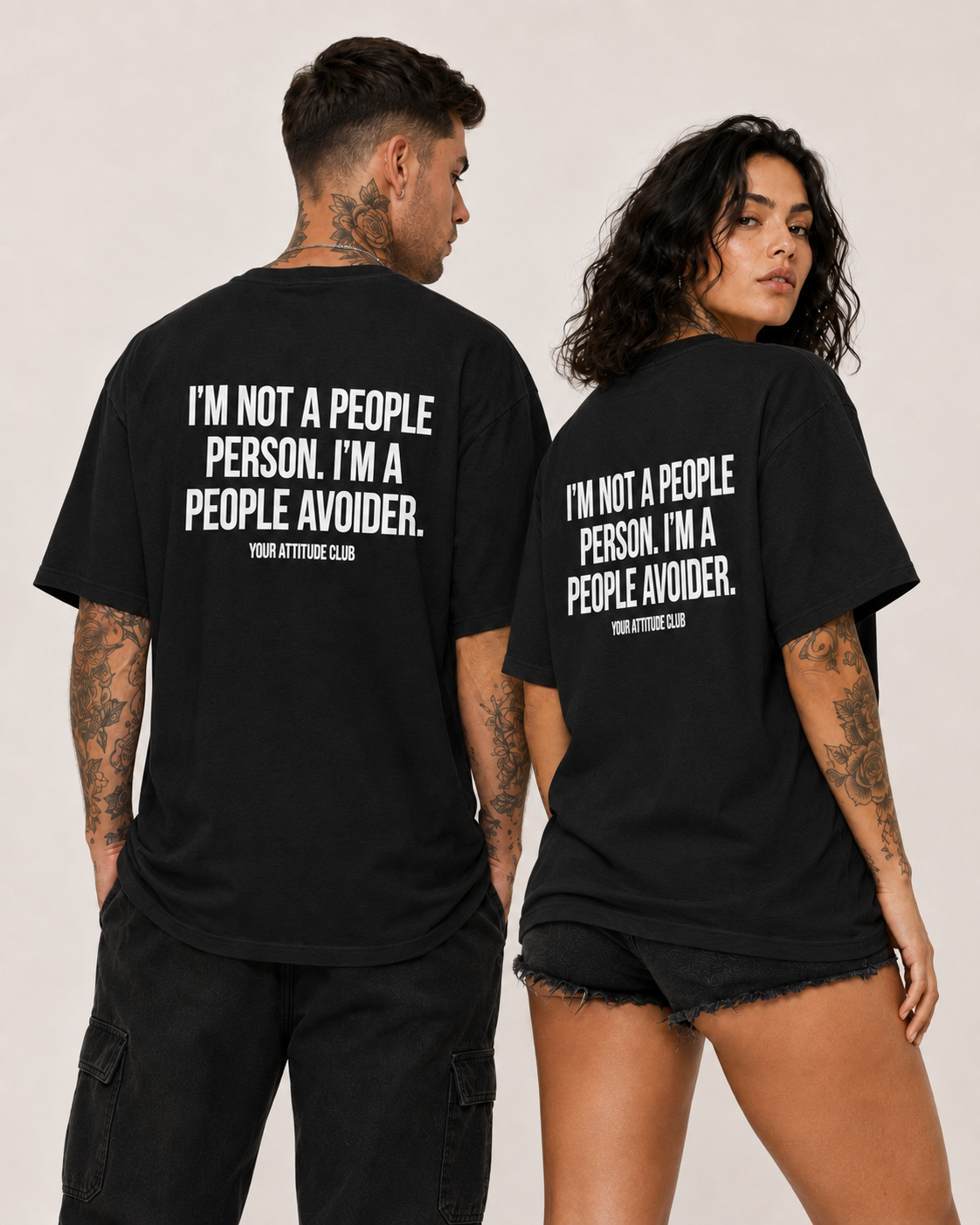 I’M NOT A PEOPLE PERSON. I’M A PEOPLE AVOIDER. – schwarzes Oversize Unisex Shirt, weißer Backprint, Introvert Shirt, lustiges Spruchshirt, Geschenk