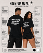 I’M NOT A PEOPLE PERSON. I’M A PEOPLE AVOIDER. – schwarzes Oversize Unisex Shirt, weißer Backprint, Introvert Shirt, lustiges Spruchshirt, Geschenk