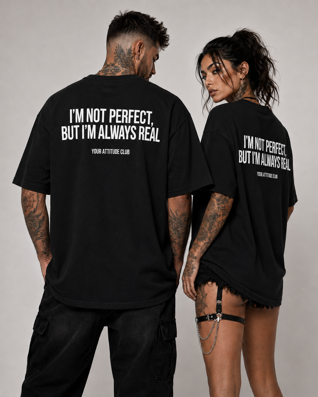 I’M NOT PERFECT, BUT I’M ALWAYS REAL – weißes Oversize Unisex Shirt, roter Backprint, Statement Shirt, lustiges Spruchshirt, Streetwear Geschenk