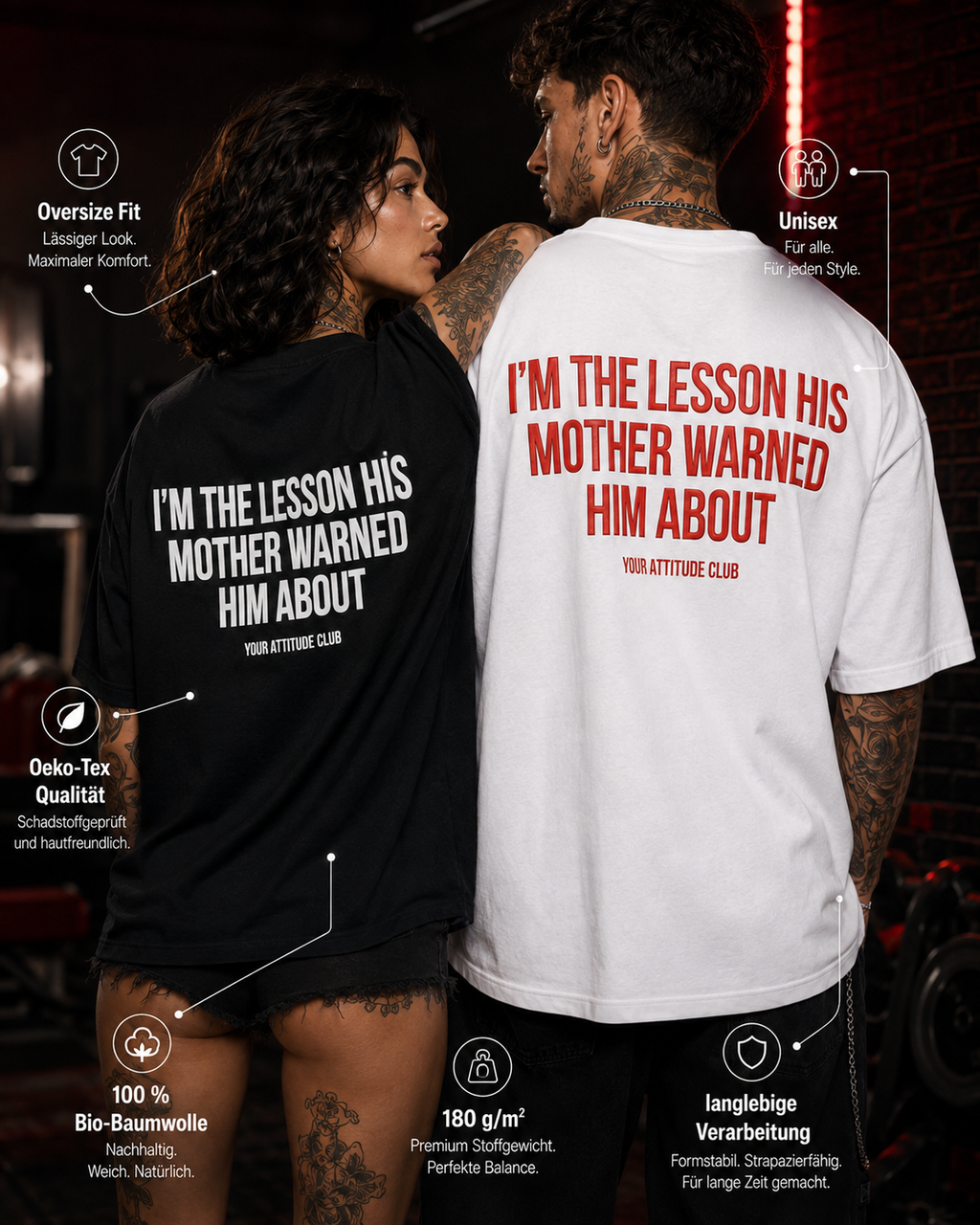 I’M THE LESSON HIS MOTHER WARNED HIM ABOUT – weißes Oversize Unisex Shirt, roter Backprint, freches Spruchshirt, schwarzer Humor, Statement Shirt
