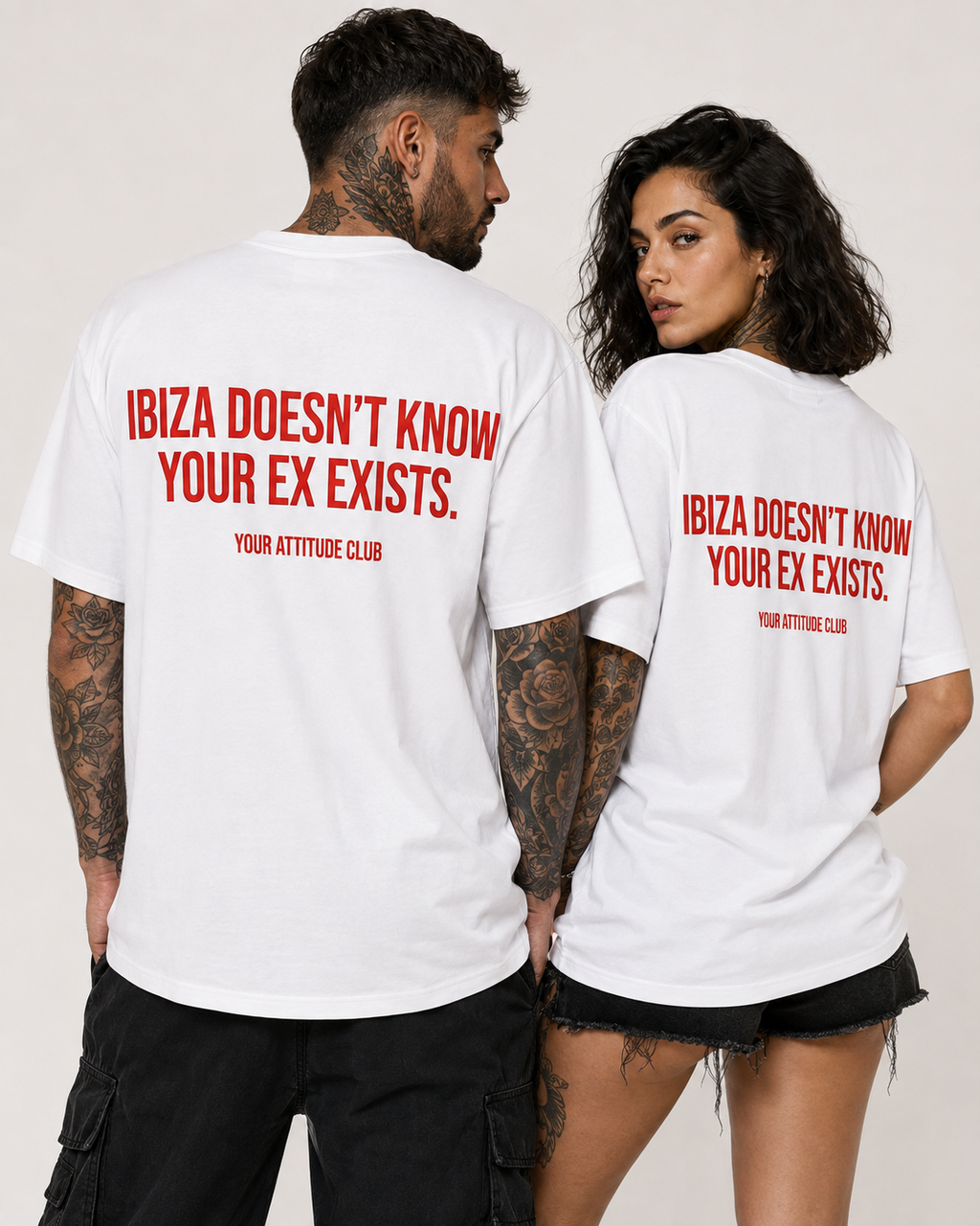 IBIZA DOESN’T KNOW YOUR EX EXISTS – schwarzes Oversize Unisex Shirt, weißer Backprint, Ibiza Party Shirt, Breakup Shirt, freches Ex Statement Shirt