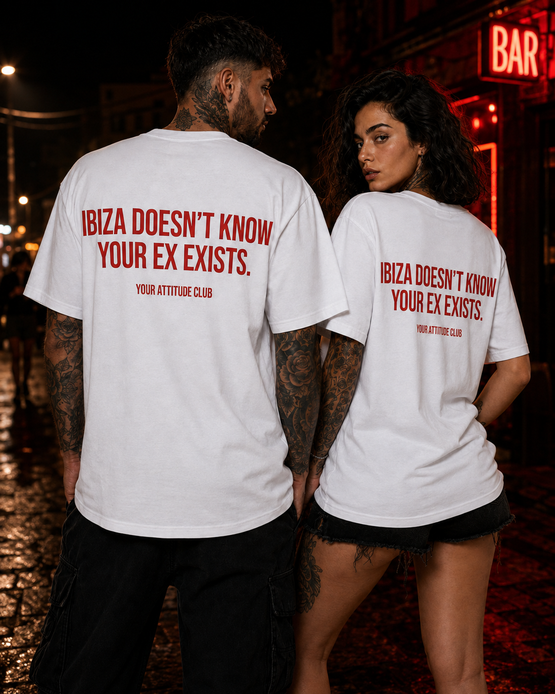 IBIZA DOESN’T KNOW YOUR EX EXISTS – weißes Oversize Unisex Shirt, roter Backprint, Ibiza Shirt, Breakup Shirt, Party Shirt, lustiges Statement Shirt