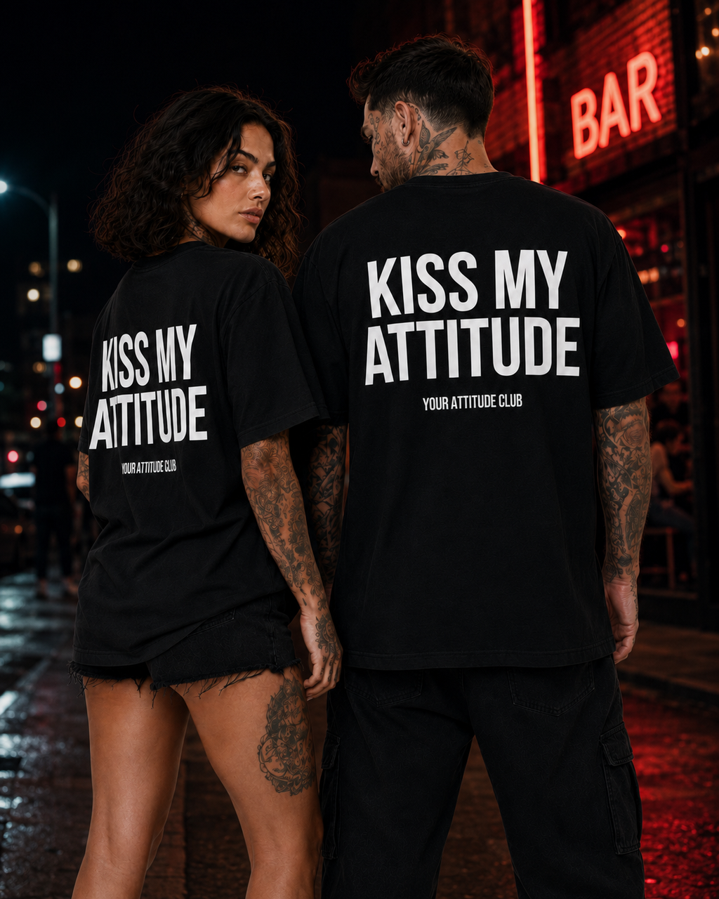 KISS MY ATTITUDE – schwarzes Oversize Unisex Shirt, weißer Backprint, freches Statement Shirt, lustiges Spruchshirt, Streetwear, Geschenk mit Attitude