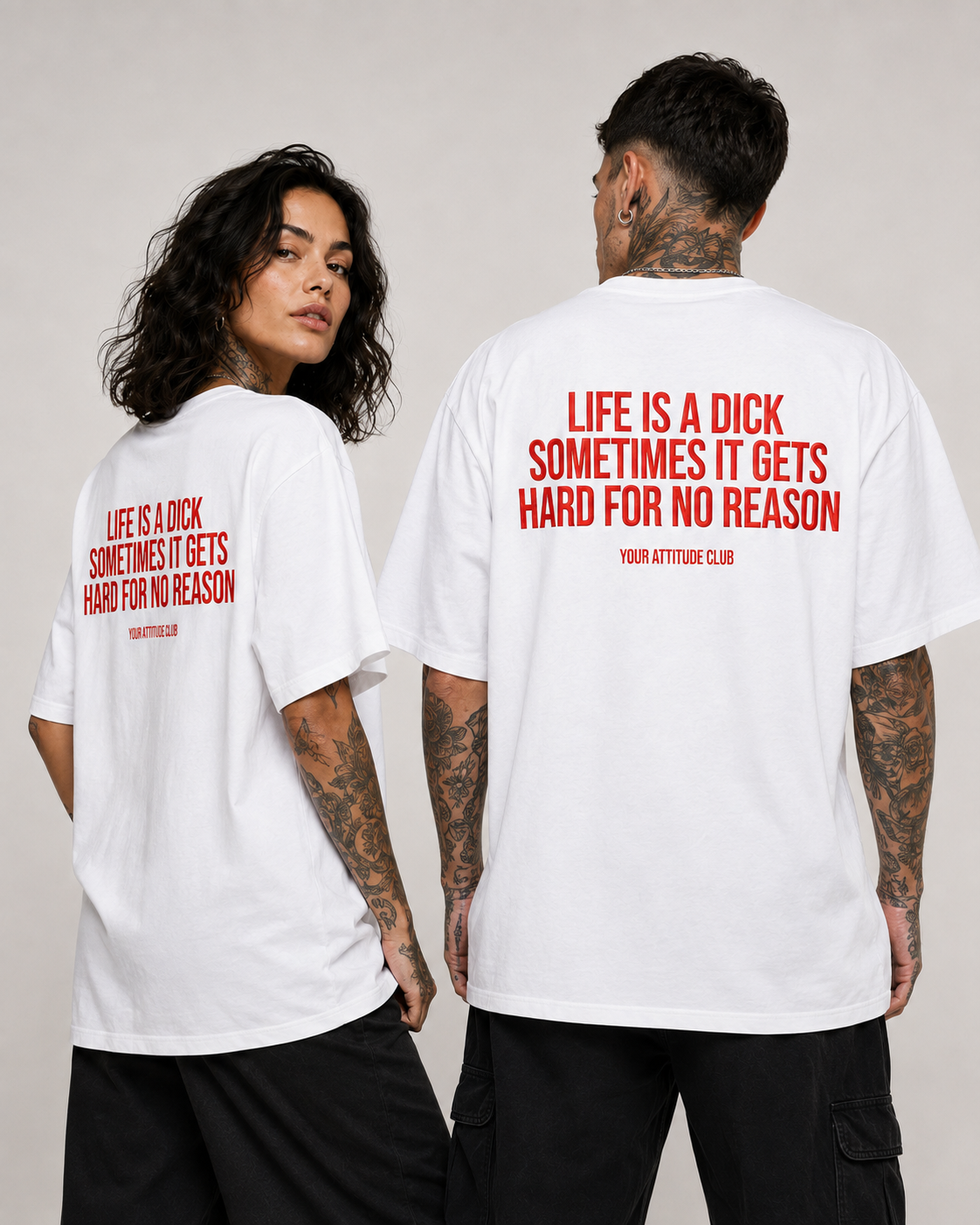 LIFE IS A DICK SOMETIMES IT GETS HARD FOR NO REASON – schwarzes Oversize Unisex Shirt, weißer Backprint, lustiges Spruchshirt, schwarzer Humor