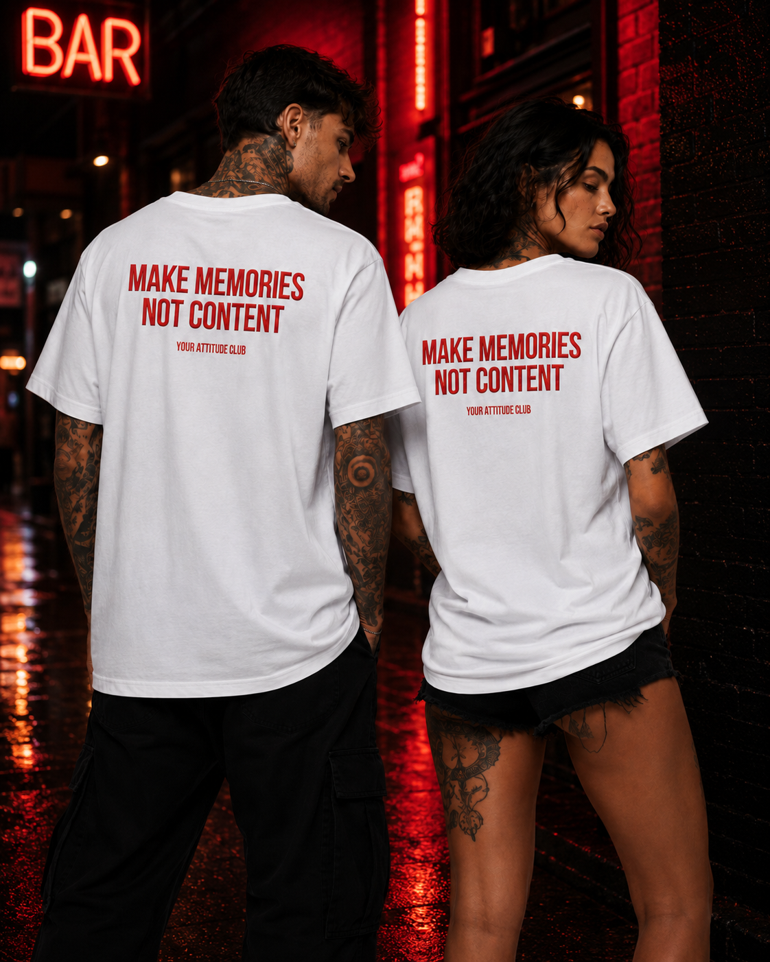 MAKE MEMORIES NOT CONTENT – weißes Oversize Unisex Shirt, roter Backprint, Statement Shirt, Social Media Spruch, Festival Shirt, Geschenk