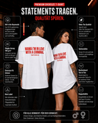MAMA I’M IN LOVE WITH A CRIMINAL – schwarzes Oversize Unisex Shirt, weißer Backprint, Statement Shirt, Dating Humor, Red Flag Shirt, Geschenk