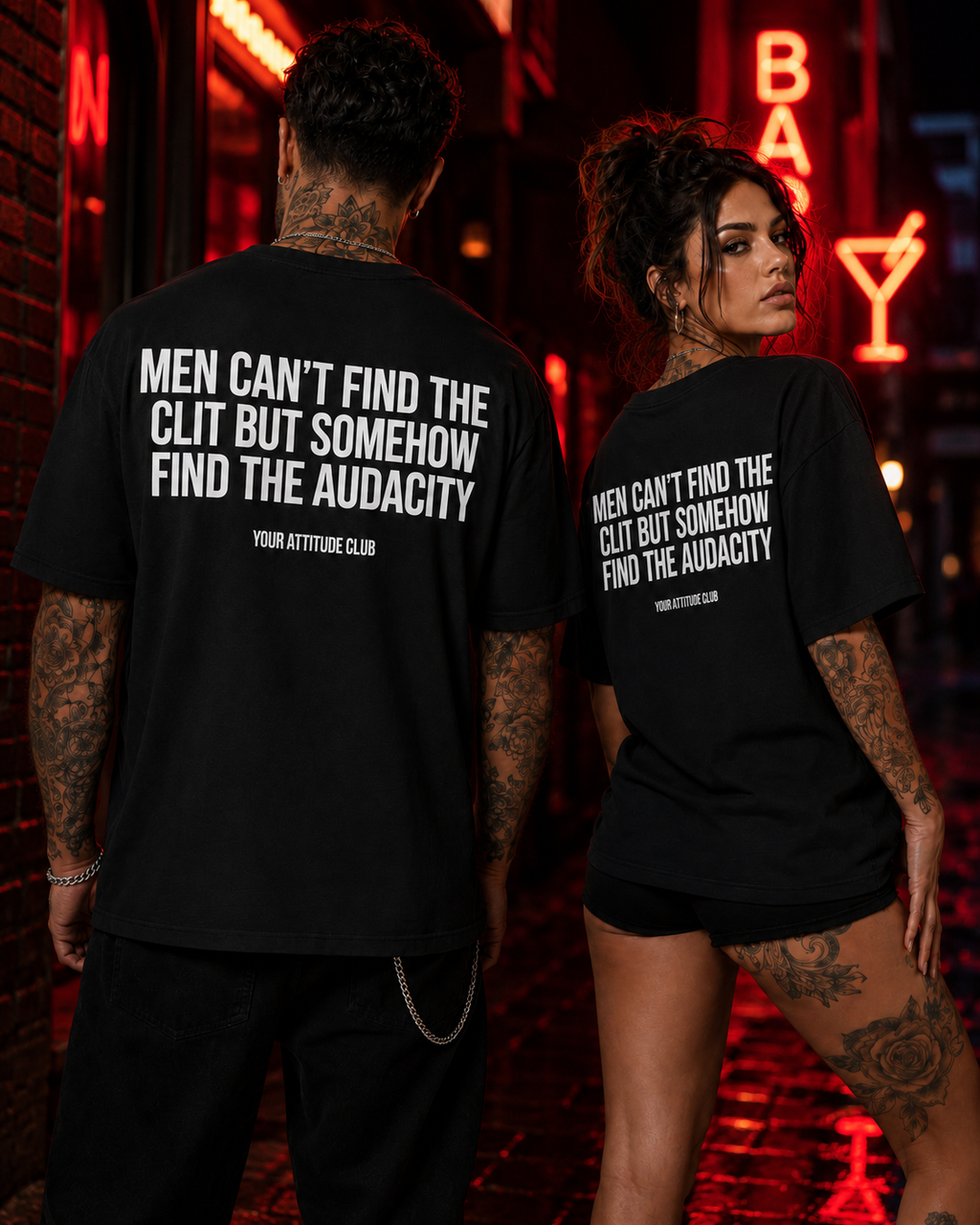 MEN CAN’T FIND THE CLIT BUT SOMEHOW FIND THE AUDACITY – Weißes Oversize Unisex Shirt, roter Backprint, freches Statement Shirt, Funny T-Shirt