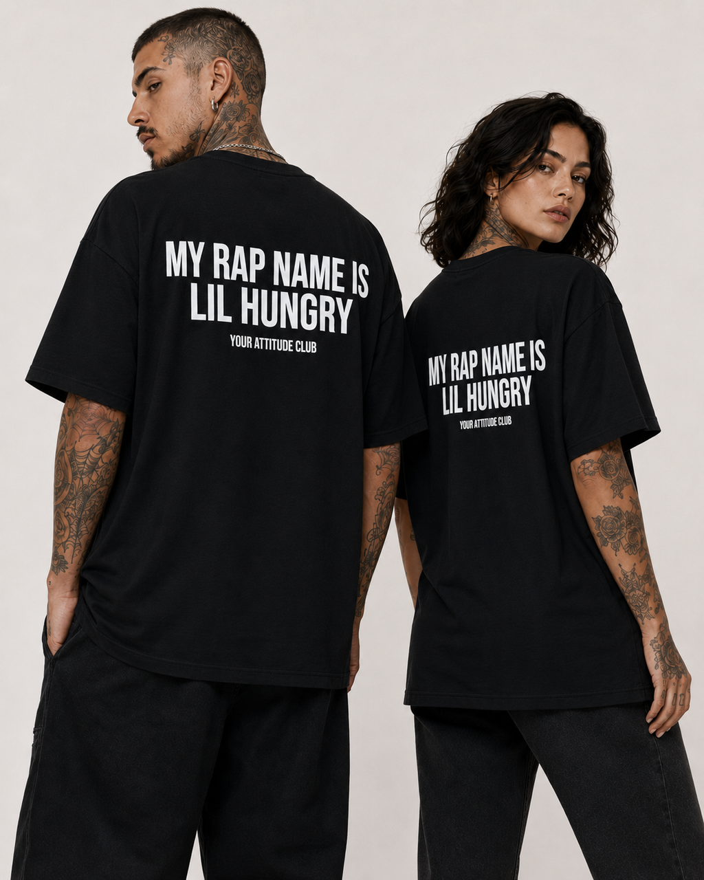 MY RAP NAME IS LIL HUNGRY – Weißes Oversize Unisex Shirt mit rotem Backprint, lustiges Statement Shirt, Foodie Shirt, Funny Tee, Geschenk