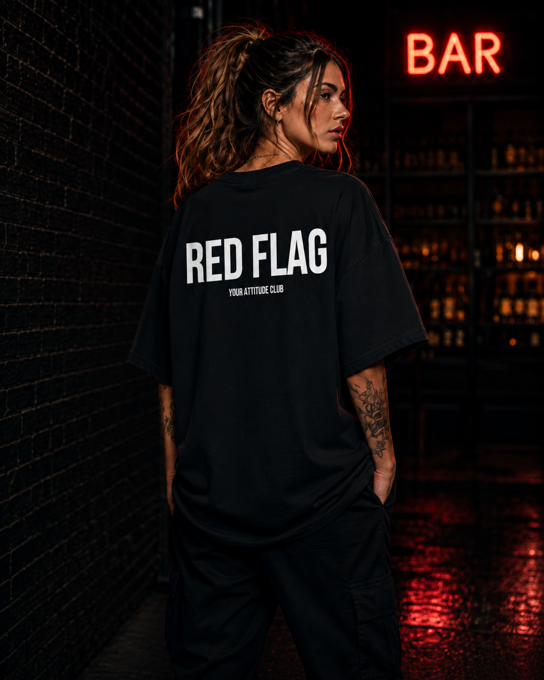 RED FLAG | Oversize Shirt Unisex mit Backprint, Statement Shirt aus Bio-Baumwolle