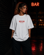 RED FLAG | Oversize Shirt Unisex mit Frontprint, Statement Shirt aus Bio-Baumwolle