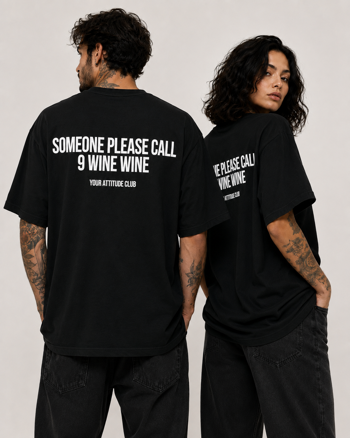 SOMEONE PLEASE CALL 9 WINE WINE – Schwarzes Oversize Unisex Shirt mit weißem Backprint, lustiges Wein Shirt, Wine Lover Geschenk, Funny Statement Tee