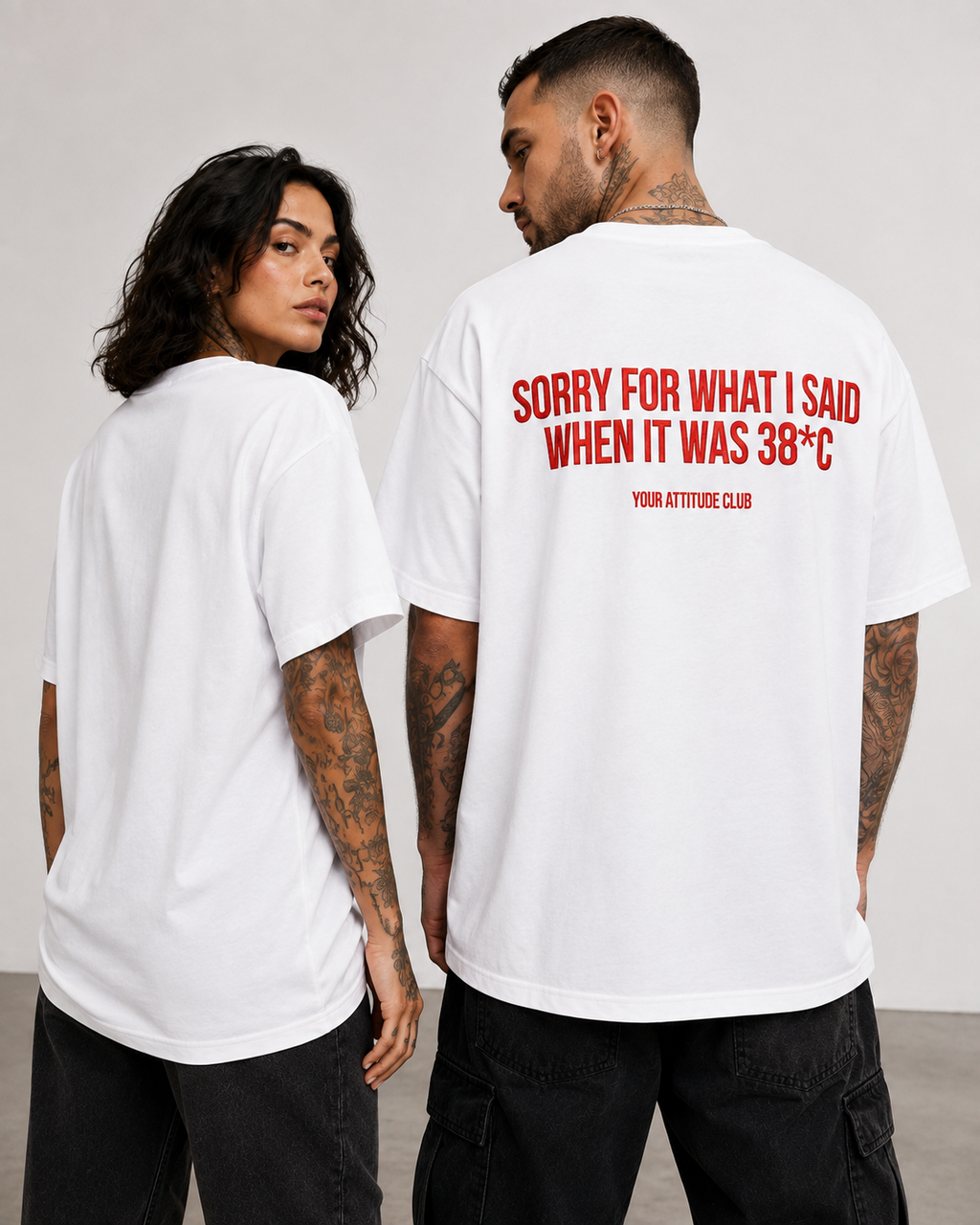 SORRY FOR WHAT I SAID WHEN IT WAS 38°C – Schwarzes Oversize Unisex Shirt, lustiges Sommer Shirt, Hitzewelle Spruch, Funny Statement Backprint